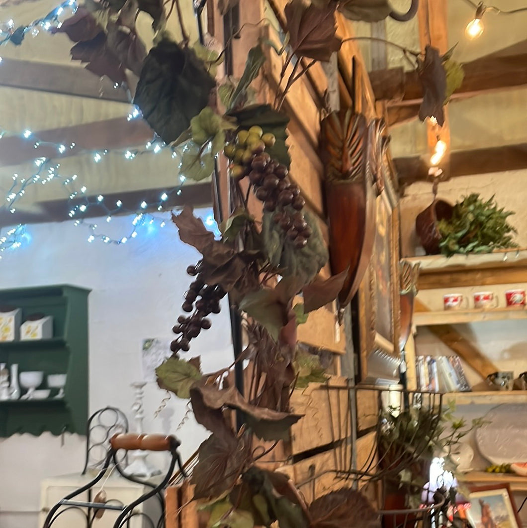 Grapevine hanger