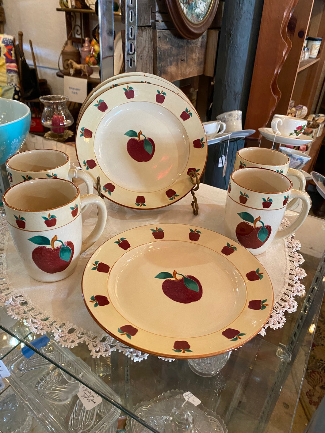 Apple Plates & Mugs set of 4